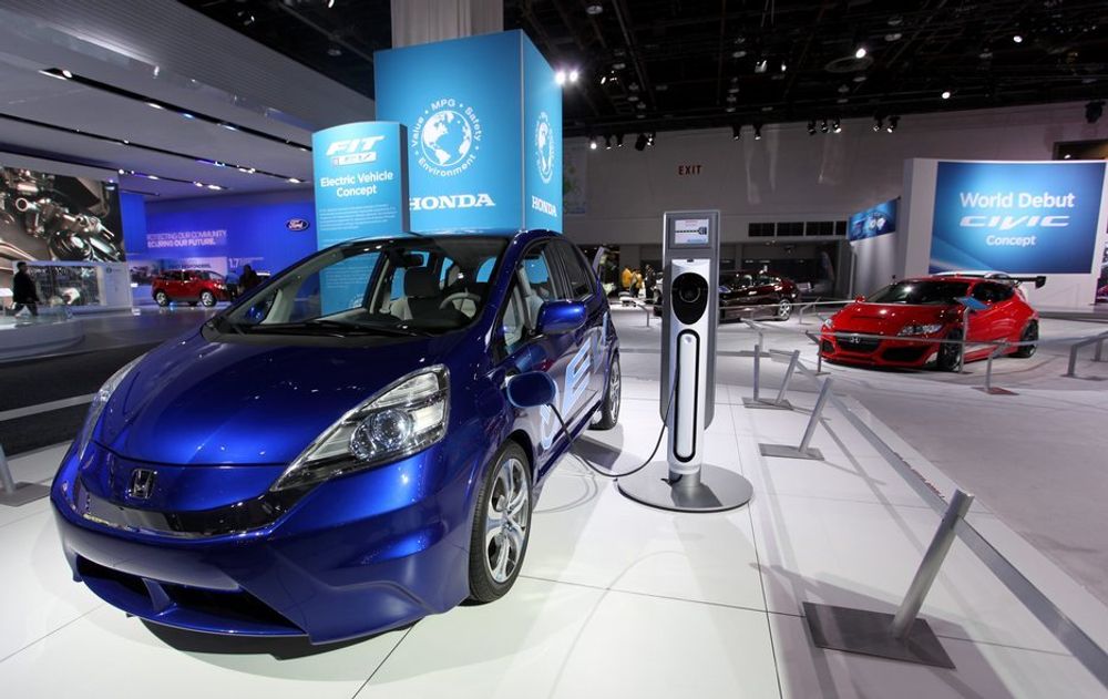 Den elektriske versjonen av Honda Jazz skal testes nå i 2011 og kommer i salg om et år.