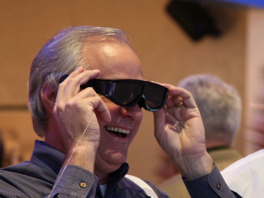 CES: Med 3D-brillene på ble voksne menn som barn.