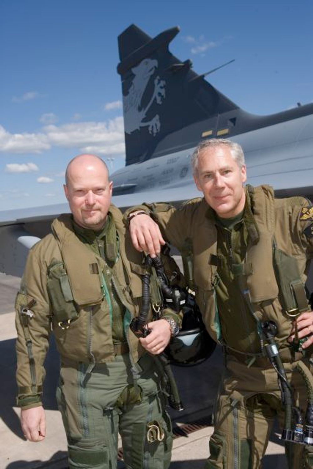 Testpilotene Mikael Seidl og Magnus Ljungdahl gjennomførte den første prøveflyvningen.