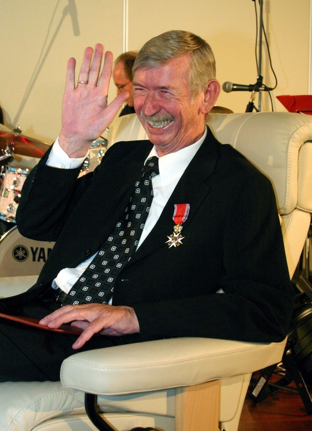 I 2005 ble Jens Petter Ekornes utnevnt til ridder av 1. klasse av Den Kongelige Norske St. Olavs Orden. Han delte æren med sine ansatte, og uttalte at "det var feil at de skulle slite livet av seg mens han skulle gå rundt og dingle med medaljer".
