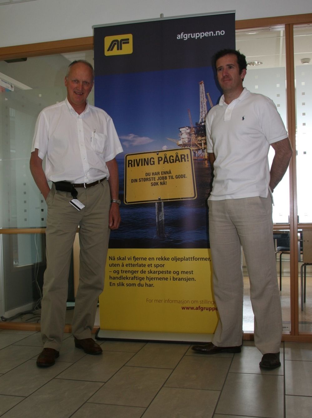 VANT: Bjørn Sjetnan, til venstre, og Bengt Hildisch i AF Decom Offshore er fornøyde. De vant  sammen med Heerema, blant syv prekvalifiserte konkurrenter,og har nå som mål å bli Nord-Europas ledende aktør på  fjerning og gjenvinning av offshoreinstallasjoner.