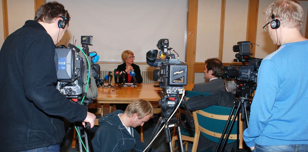 FRISK: Åslaug Haga er friskmeldt etter fem måneders sykemelding. I dag hasteinnkalte den tidligere olje- og energiministeren til en 42 minutter lang pressekonferanse, hvor hun staket ut veien videre.