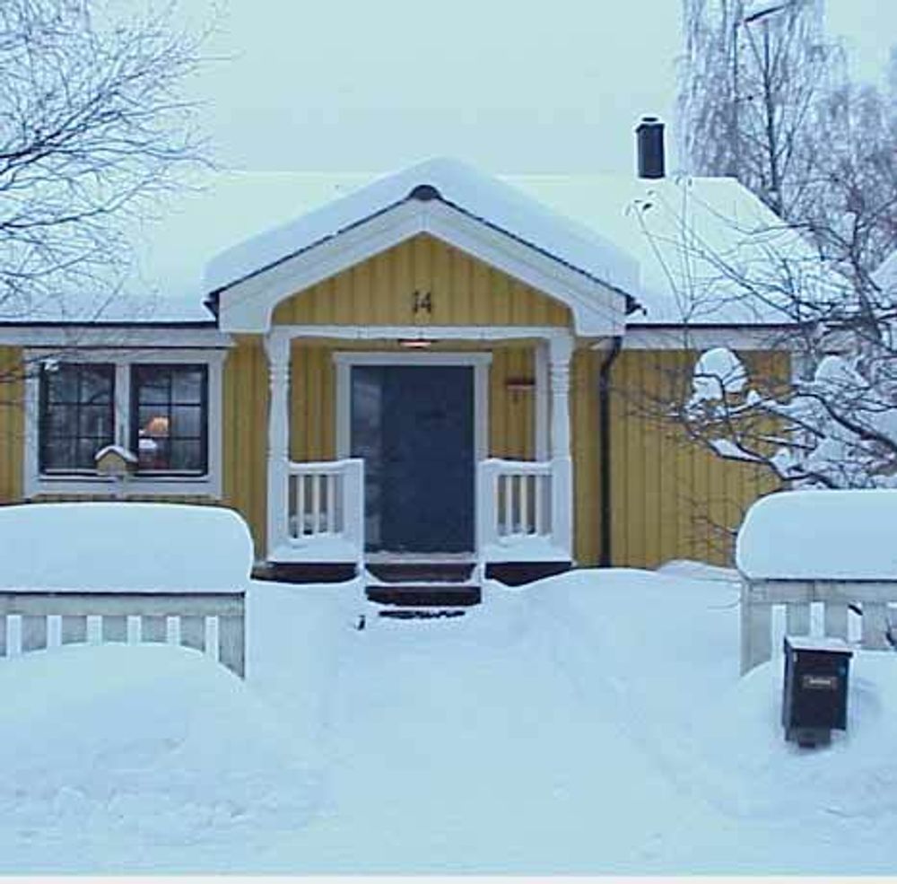 GAMMLE HUS VERST: Gamle og trekkfull hus tåler vinteren dårligere enn nye hus.