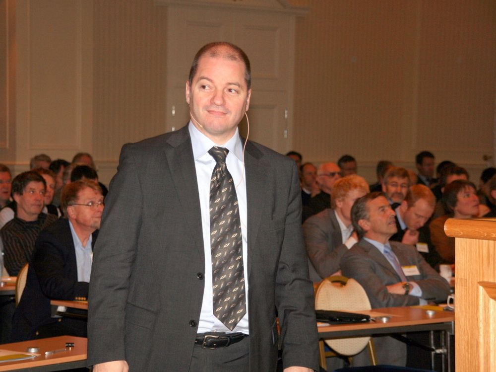 HAR TALT: Olje- og energiminister Odd Roger Enoksen ønsker ikke å utsette CO2-rensing av Kårstø.