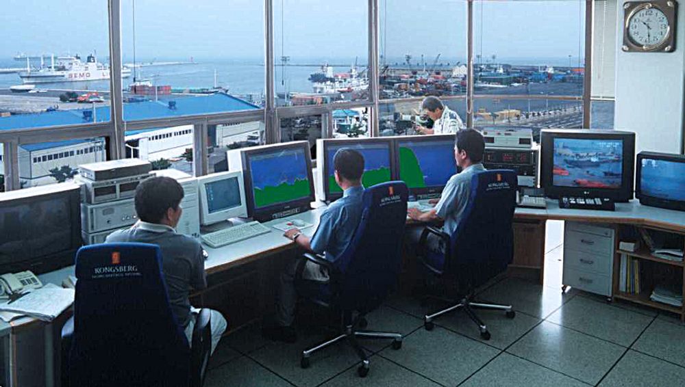 EKSPORT: Kongsberg Norcontrol ITs systemer finnes i havner verden over, som her i havnen i Cheju i Sør-Korea.