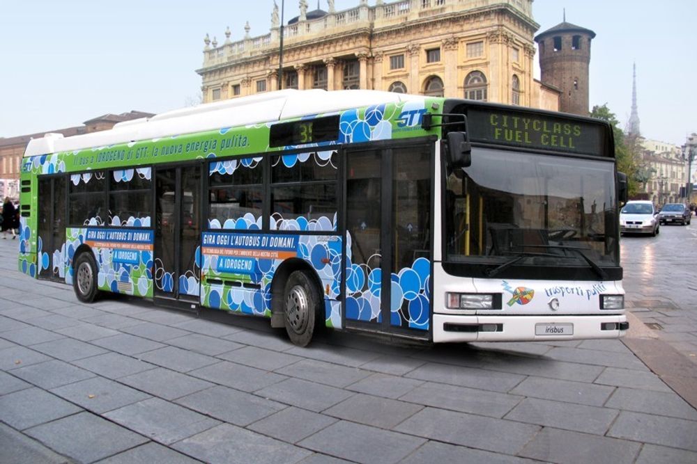 Noen skal fortere fram enn andre uder vinter-OL i Torino. Q-free skal sørge for at OL-bussene blir prioritert. Hvert kjøretøy er utstyrt med en sender/mottagerenheten (transponder) samt et smartkort. Dermed kan for eksempel bussen passere bomstasjonene uten å senke farten.