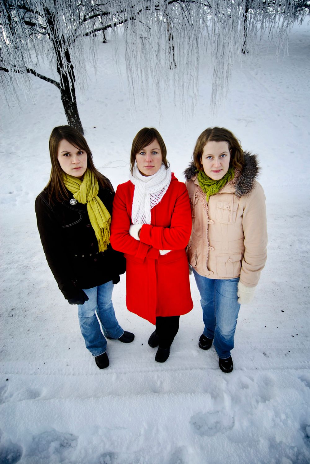 FORTØRNET: Line Grethe Holan (fra venstre), Julie Rendum Klæth og Stine Kvalø Nordseth meldte seg frivillig til å delta i forskningsprosjektet.