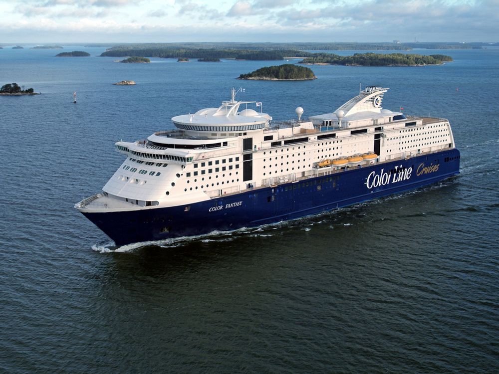 Suksessferga Color Fantasy ble satt i trafikk mellom Oslo og Kiel 10. desember 2004. Verdens største cruiseferge har vært en suksess fra første dag. Det gjorde det lett for Color Line å beslutte bestillingen av to nye superferger.