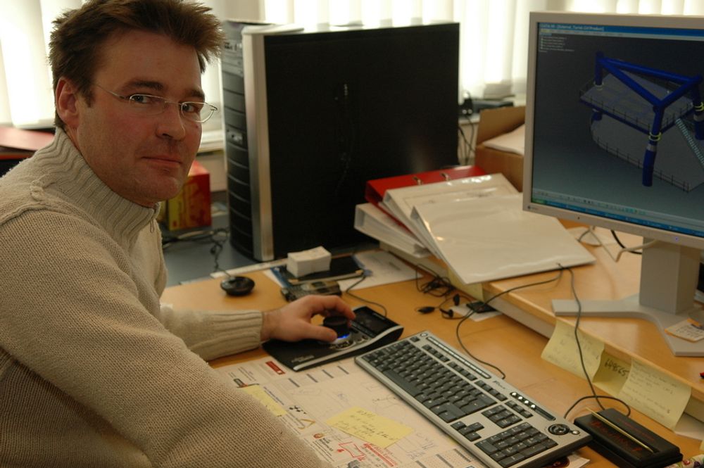 FOR 3D OFFSHORE: Ingeniør Torbjørn Mollatt har ansvaret for å innføre DAK-systemet Catia i AMT. Fra før har de brukt Autodesk Inventor til sin 3D konstruksjon.
