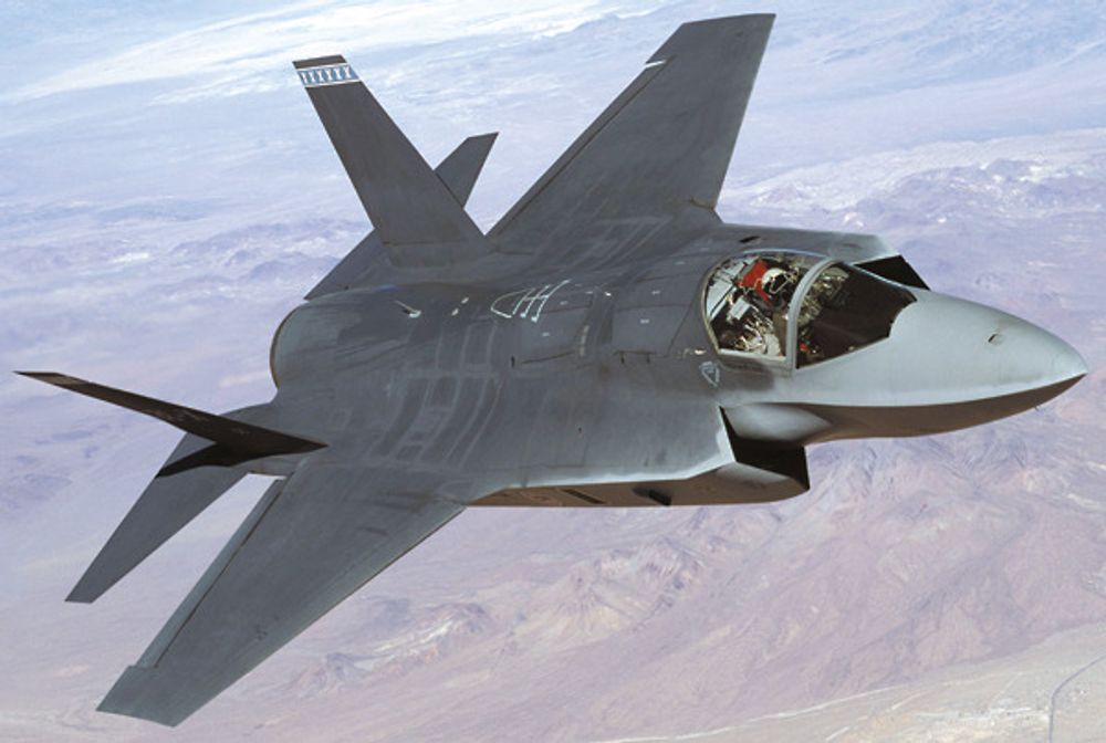 NÆR USYNLIG: Usynlighetsteknikken bak F-117 og bombeflyet Northrop Grumman B-2 er videreutviklet av Lockheed Martin og kompanjongen Northrop. Det er denne teknikken Kongressen nå ikke vil være med på å eksportere.