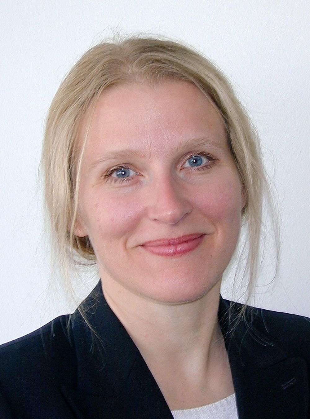 VIL VARSLE: Bente Lilja Bye er direktør i den europeiske organisasjonen for overvåkning av havnivået, ESEAS.Foto: Kartverket
