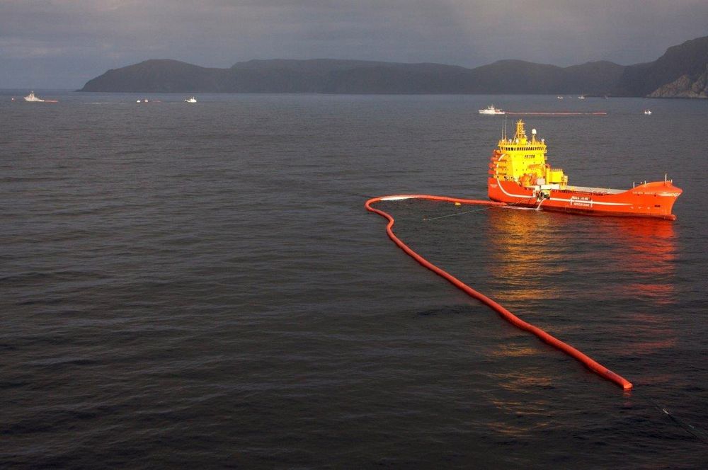 Et Nofo-oljevernsystem består blant annet av ett oljeoppsamlingsfartøy, ett oljevernfartøy til å slepe lensen (typisk en stor fiskebåt), 400 meter oljelense og to oljeopptakere, en av dem for tyktflytende oljer.