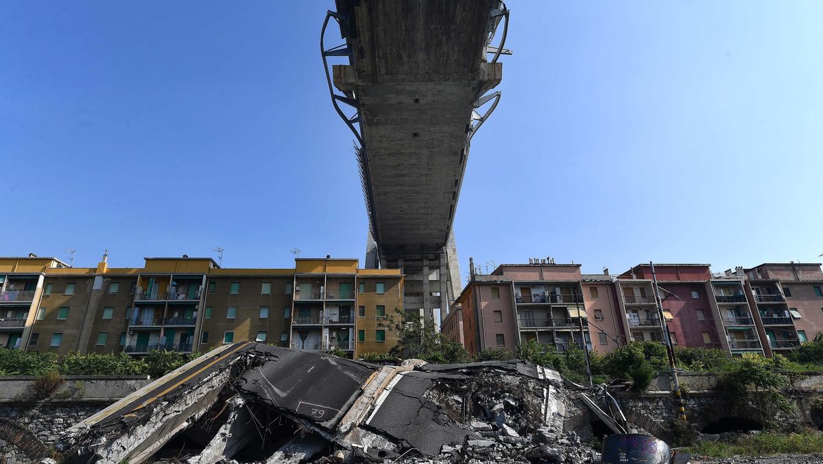 Azienda privata responsabile di 3.000 km di autostrade italiane sotto il fuoco dopo il crollo mortale del ponte