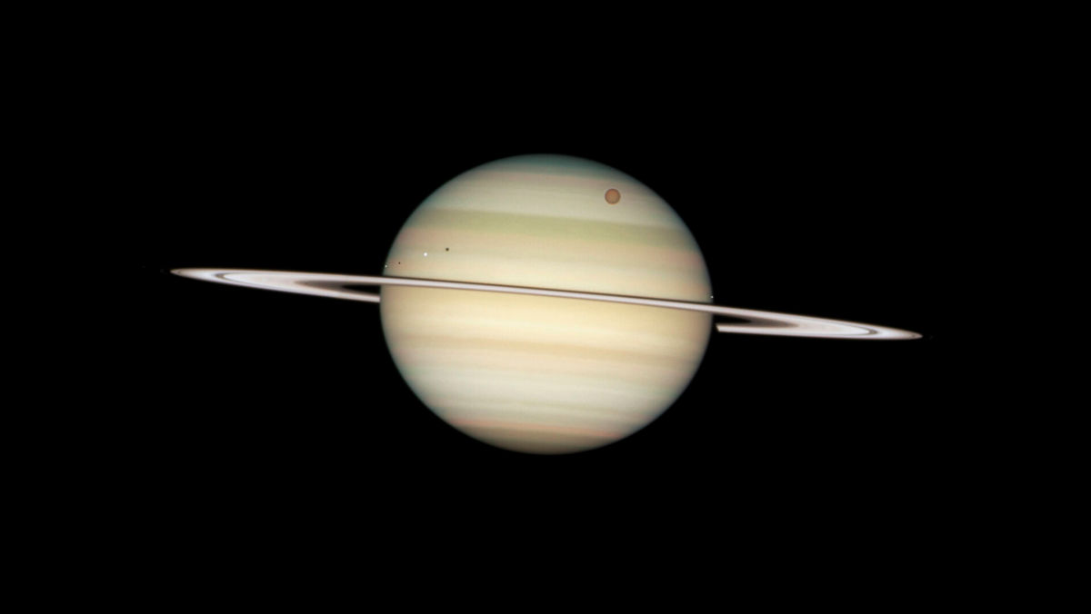 Ecco come apparivano gli anelli di Saturno
