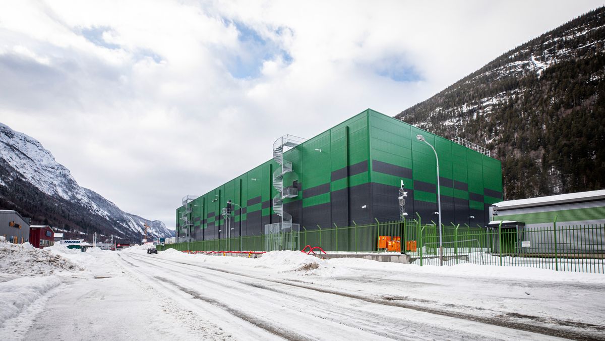 The green industries are shaking – we are left with data centers