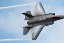 De ser bra ut når de flyr, men det gjør F-35-flyene i mindre grad enn forutsatt. Dette bildet er fra årets USAF-demo på Melbourne Air and Space Show i Florida i mars.