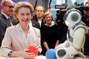 Ursula von der Leyen besøkte et senter for kunstig intelligens ved Brussels frie universitet dagen før hun presenterte EU-kommisjonens digitale strategi.