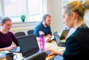 Lærerne Mari Sveen (f.v), David Eika og Maren Sommerhill forbereder hjemmeundervisning for elevene på Bygdøy skole. Regjeringen har valgt å stengte skoler i forbindelse med utbrudd av Covid-19-viruset.