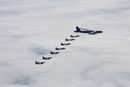 Fire norske F-35A og tre F-16 på halen til et amerikansk B-52H Stratofortress nord for Finnmark 3. juni.