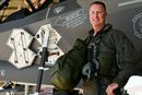 Oberstløytnant Jared Santos fra 388th Fighter Wing på Hill AFB ble den første til å passere tusen flytimer i F-35A.