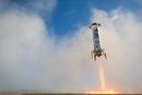 Jeff Bezos mener vi skal flytte industri til verdensrommet for å beskytte planeten vår. Her er hans romfartøy New Shepard, som er utviklet av Blue Origin. 