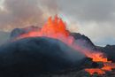 Spruten fra vulkanutbruddet på Fagradalsfjall har så langt kommet opp i 460 meter. Nå vil et rådgivningsfirma bygge tunnel under lavastrømmen fire-fem kilometer unna.