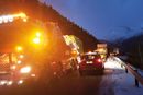 Hamarøy 8. januar 2020. En av de fire trailerne som var involvert i ulykken der to personer omkom, fraktes ut fra området.