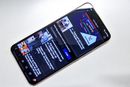 Samsung kan nå ha en del å svare for på rapportene om ytelsesreduksjoner i apper. Bildet viser en Galaxy S22+.