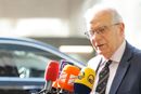 EUs utenrikssjef Josep Borrell holder alle muligheter åpne i spørsmålet om sanksjoner mot russisk olje og gass.