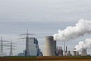 Tyskland åpner for mer kullkraft for å spare gass. Kraftverket Neurath (bildet) er i reserve og kan fyres opp igjen. 