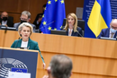 EU-kommisjonens president Ursula von der Leyen i Europaparlamentet, som onsdag sa ja til hennes forslag om at atomkraft og gasskraft erklæres som bærekraftig på strenge vilkår.