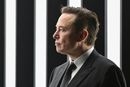 Elon Musk anklages for å ha ført aksjonærene i Twitter bak lyset ettersom han ventet for lenge med å offentliggjøre at han hadde investert i selskapet.