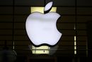 Amerikanske myndigheter forbyr Apple å selge nyere klokkemodeller med innebygd teknologi for å måle oksygennivå i blodet. En strid om patentrettigheter ligger bak.