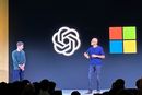 Microsoft forpliktet seg i fjor til å investere over ti milliarder dollar i OpenAI. Her er OpenAI-sjef Sam Altman (t.v.) sammen med Microsoft-topp Satya Nadella.