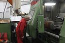 Moden: Eldste maskin i verkstedet til Scana Volda fungerer fortsatt som den skal. Ny maskin er bestilt.