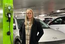 Siri Raustein, electric vehicle manager i Apcoa, mener norske regler for ladestasjoner avviker fra internasjonale standarder. 