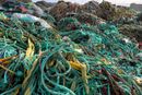 Hvert år ender 2700 tonn utrangert tauverk på mottak i norske havner. Nå tas det grep for å stoppe forurensningen og utnytte dette avfallet bedre.