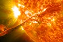 – Solstormer kan gi nydelige nordlys, men kraftige stormer kan ha store konsekvenser, forklarer Sintef-forsker Kristian Solheim Thinn.