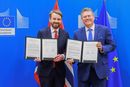 Torsdag satte Vestre og EU-kommissær Maros Sefcovic sine navnetrekk under industriavtalen, som er den første innunder Grønn allianse som Norge og EU inngikk i fjor vår. 