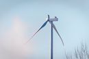 Et vindturbinblad på 22 tonn i Odal vindkraftpark knakk denne uken. 