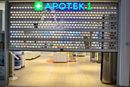 Butikken til Apotek 1 på Tveita senter i Oslo var blant utsalgene som ble stengt på grunn av IT-problemer fredag. 
