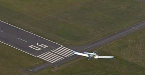 Airbus E-Fan på vei inn mot landing.  <i>Foto: Airbus</i>