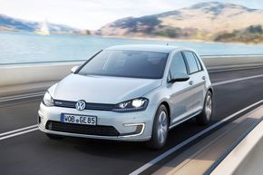 Flere bilprodusenter, som Volkswagen, utvikler elbiler. <i>Foto: Volkswagen</i>