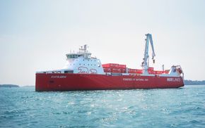 Norlines gassdrevne Kvitbjørn viste verden at det kunne reise fra verftet i Kina til Norge med bare to LNG-fyllinger.