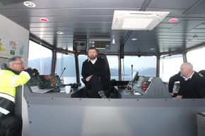 Kaptein Knut Skaar, overstyrmann Roger Arefjord og vakthavende kaptein Frode Hjønnevåg.