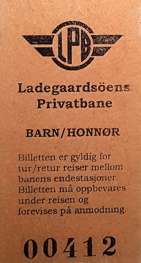 Billett: Alle som kjører Wiigs tog på Bygdø får egen billett til Ladegaardsöens Privatbane. Ladegaardsöen er det vi i dag kjenner som Bygdø.