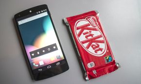 Nexus 5 ble lansert sammen med Android 4.4 KitKat. Foto: Odd Richard Valmot.