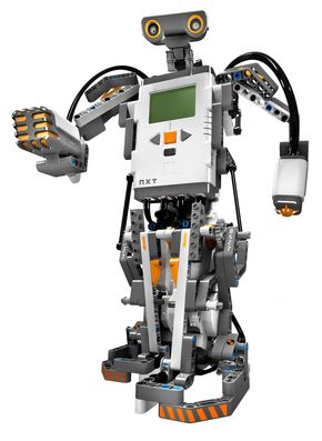 Robotene kommerAvansert: Når en 15-åring har bygget og programmert en avansert robot med Lego Mindstorms, og i tillegg har deltatt i en eller flere turneringer arrangert av First Scandinavia, er ikke veien lang til kybernetikk eller andre studier.