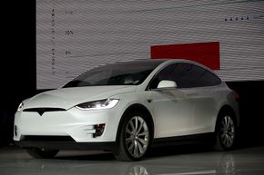 Tesla Model X er produsentens tredje bil. <i>Foto: STEPHEN LAM/Reuters/NTB Scanpix</i>
