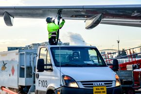Slipper klimakvoterAvtalen sikrer at alle som fyller flydrivstoff på OSL Lufthavn, får biodrivstoffet på tanken.